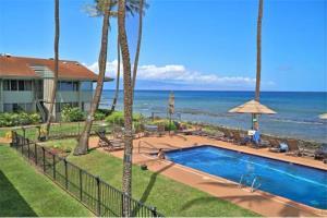 ホテル Beautiful Ground Floor! Corner! Just Steps To Ocean And Pool!120 Napili-Honokowai エクステリア 写真